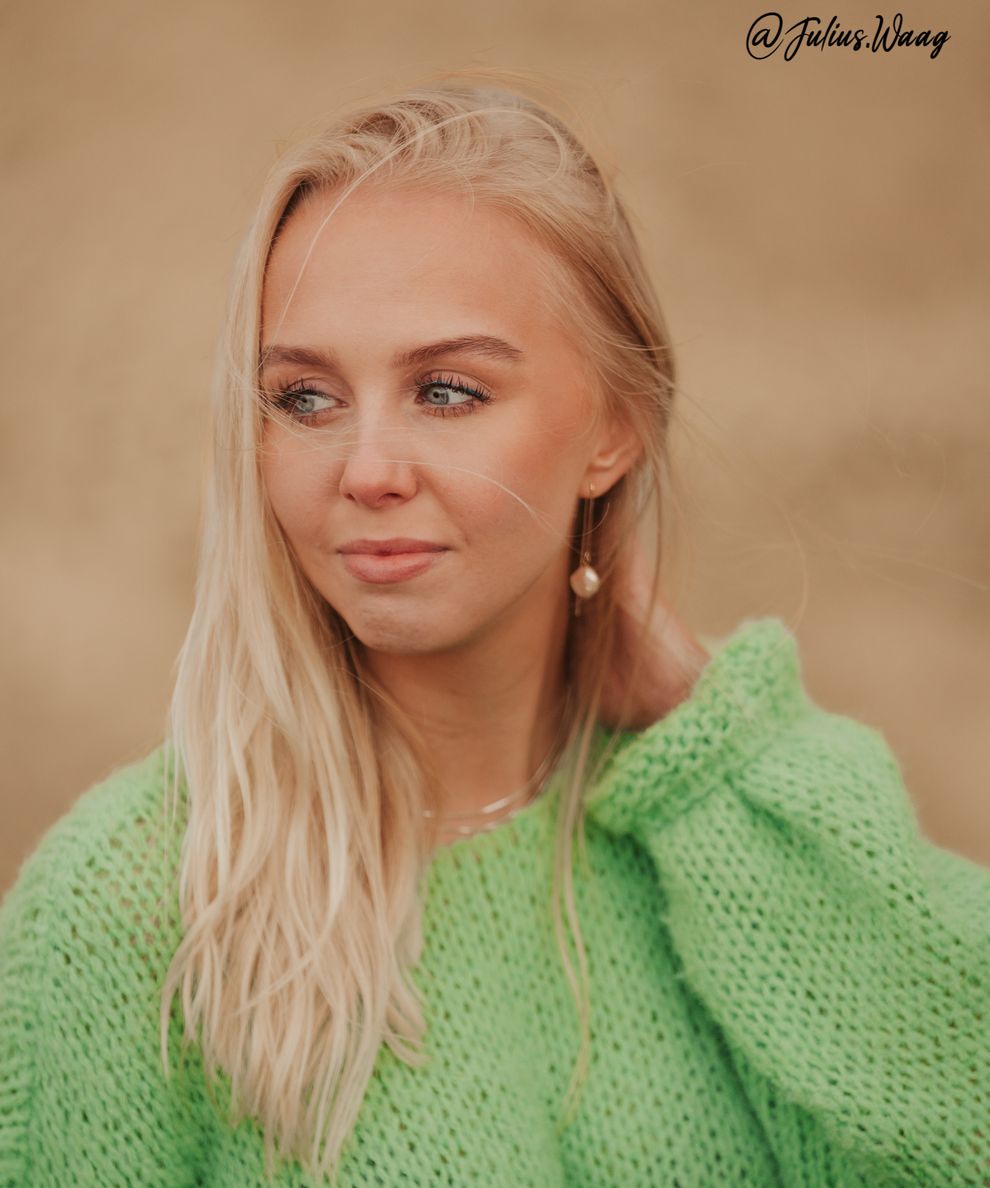 Hanna Knudsen (19)